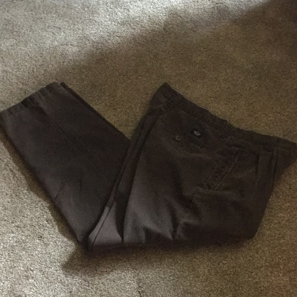 Men’s Dockers Khaki Classic Fit 38x29 (B5)